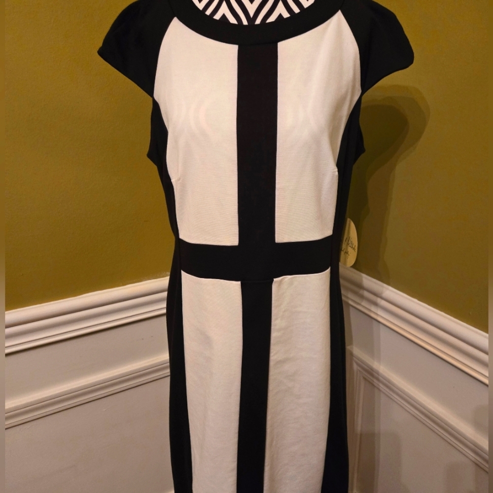 NEW Emma & Michele Black White Sheath Dress 10
